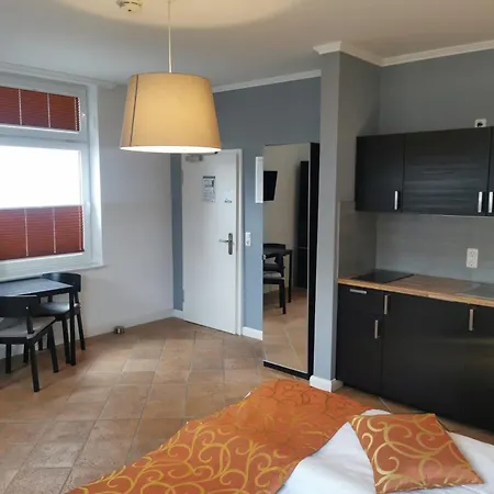 Unterwegs Ins Apartmenthaus Ehemalige Apartmenthaus Unterwegs Aparthotel