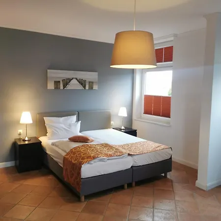 Aparthotel Unterwegs Ins Apartmenthaus Ehemalige Apartmenthaus Unterwegs Rostock